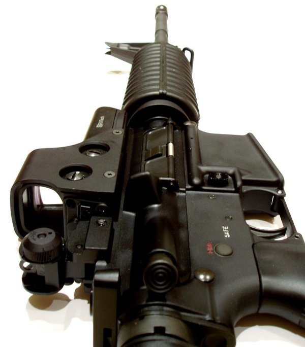 Guns4011.jpg