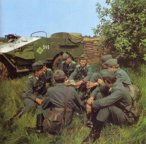 btr-40bereitschaftssoldatenfarbe.jpg