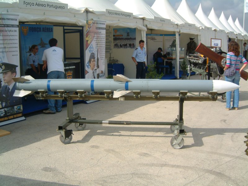 amraam-lpev.JPG